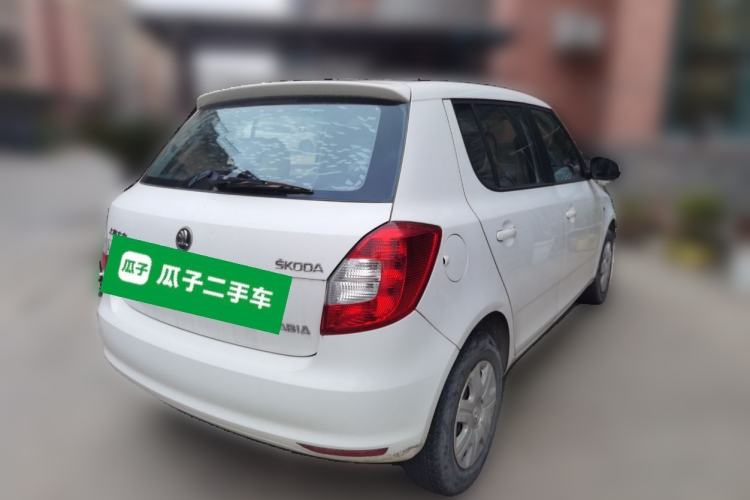 Used Skoda Fabia 2014 1.4L Automatic Crystal Edition Rear Right 45 Deg