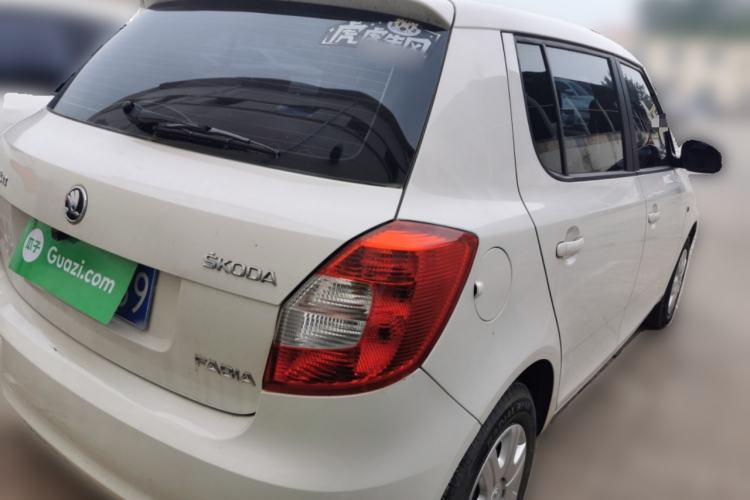 Used Skoda Fabia 2014 1.4L Manual Crystal Edition Rear Right 45 Deg