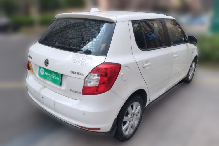 Used Skoda Fabia 2014 1.4L Automatic Crystal Edition Rear Right 45 Deg