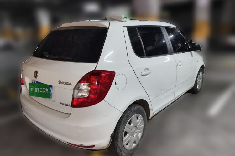 Used Skoda Fabia 2014 1.4L Manual Crystal Edition Rear Right 45 Deg