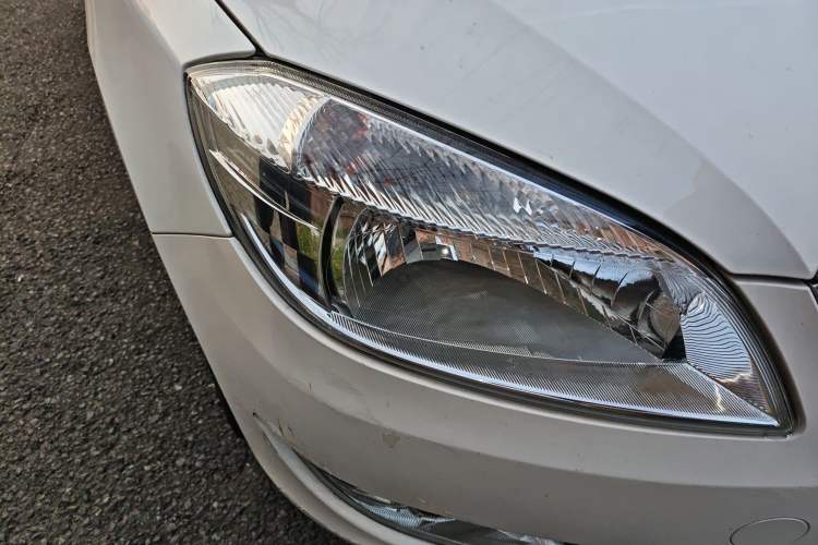 Used Skoda Fabia 2014 1.4L Automatic Crystal Edition Right Front Headlight