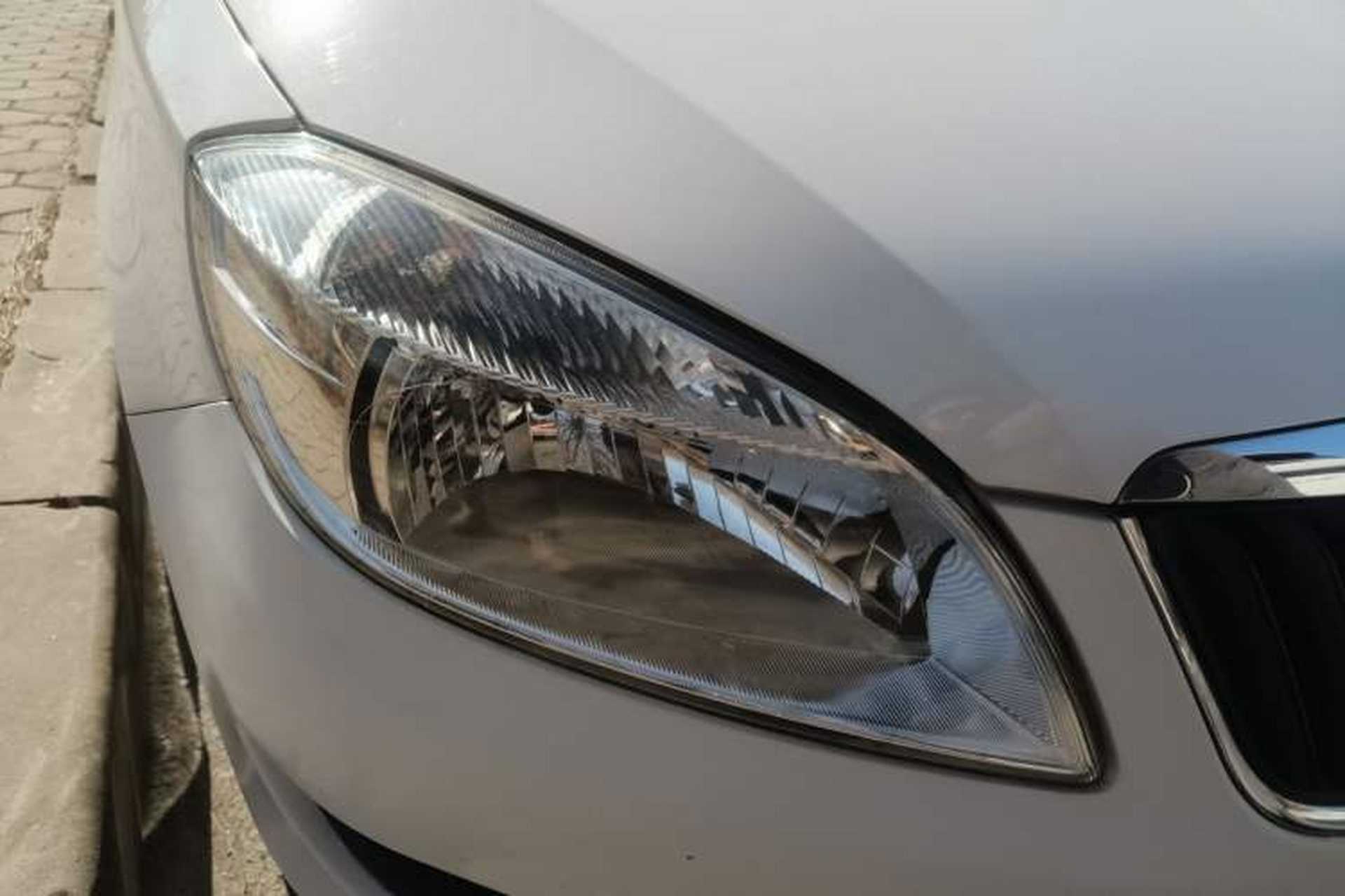 Used Skoda Fabia 2014 1.4L Manual Crystal Edition Right Front Headlight