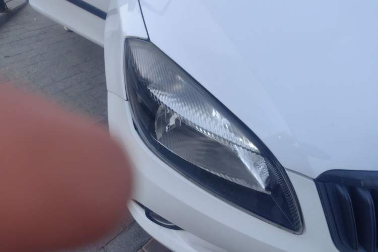 Used Skoda Fabia 2014 1.6L Automatic Sport Edition Right Front Headlight