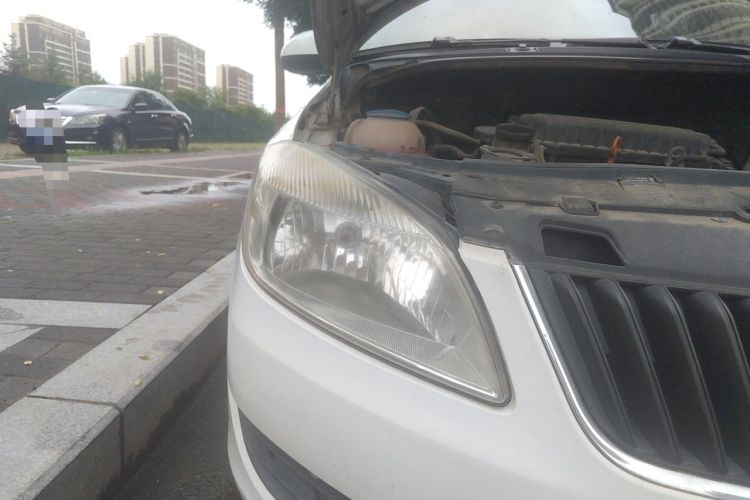 Used Skoda Fabia 2014 1.4L Automatic Crystal Edition Right Front Headlight