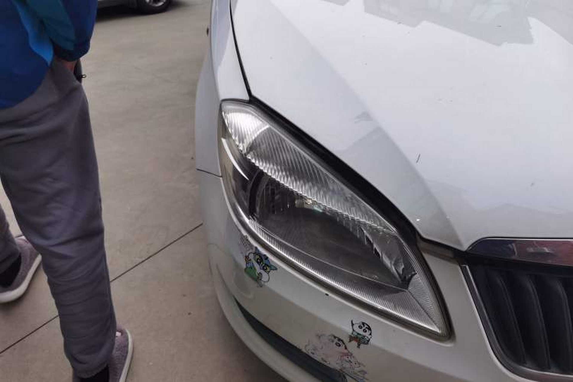 Used Skoda Fabia 2014 1.4L Automatic Crystal Edition Right Front Headlight