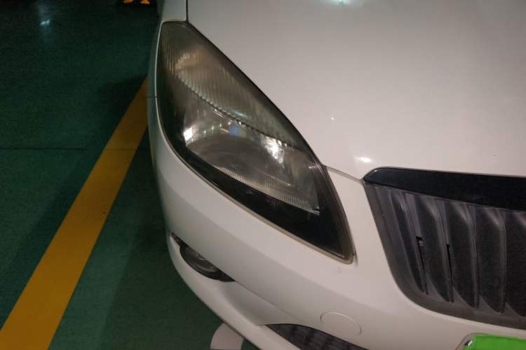 Used Skoda Fabia 2014 1.6L Automatic Sport Edition Right Front Headlight