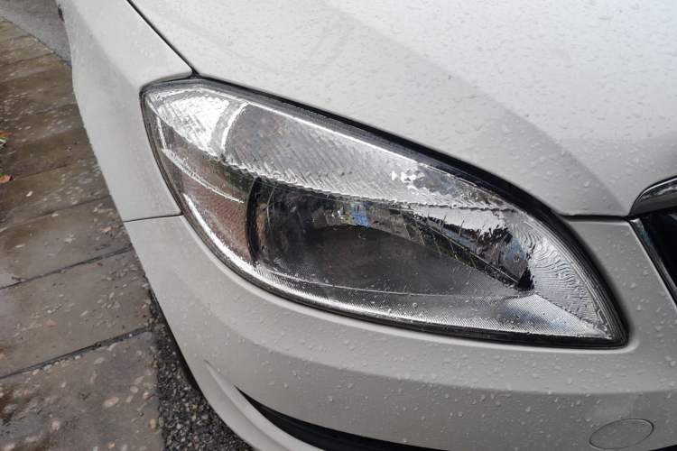 Used Skoda Fabia 2014 1.4L Automatic Crystal Edition Right Front Headlight