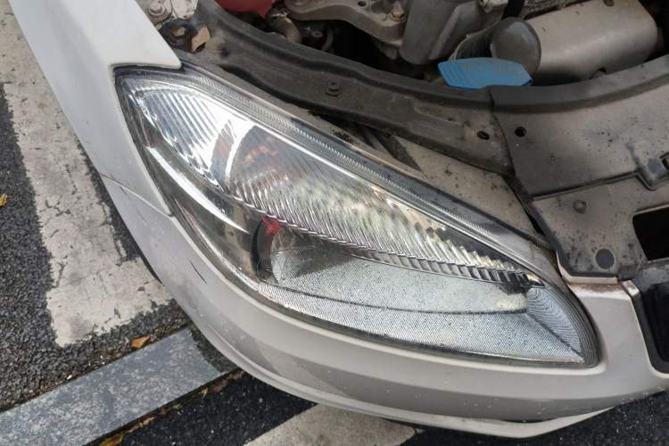 Used Skoda Fabia 2014 1.4L Manual Crystal Edition Right Front Headlight