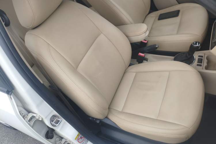Used Skoda Fabia 2014 1.4L Automatic Crystal Edition Right Front Seat