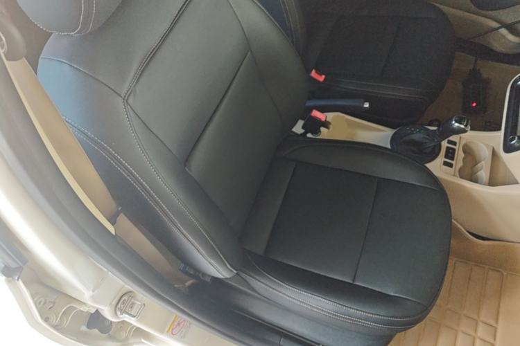 Used Skoda Fabia 2014 1.4L Automatic Crystal Edition Right Front Seat