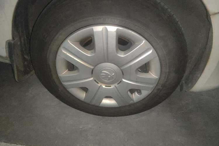 Used Skoda Fabia 2014 1.4L Automatic Crystal Edition Right Front Wheel Hub