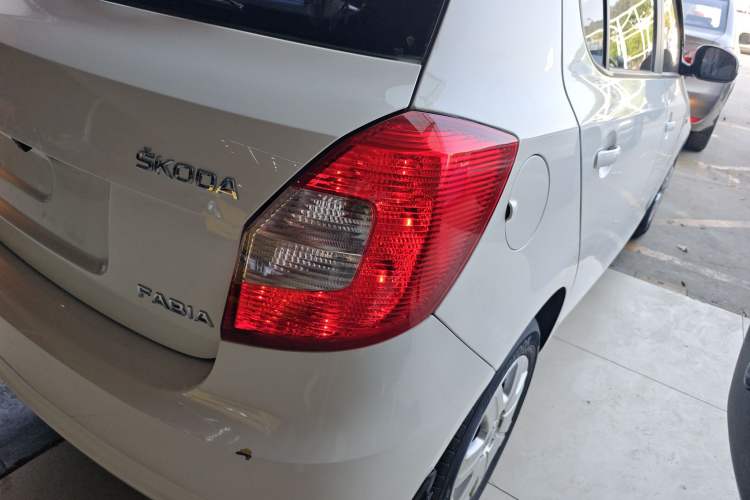 Used Skoda Fabia 2014 1.4L Automatic Crystal Edition Right Rear Taillight