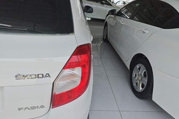 Used Skoda Fabia 2014 1.4L Automatic Crystal Edition Right Rear Taillight