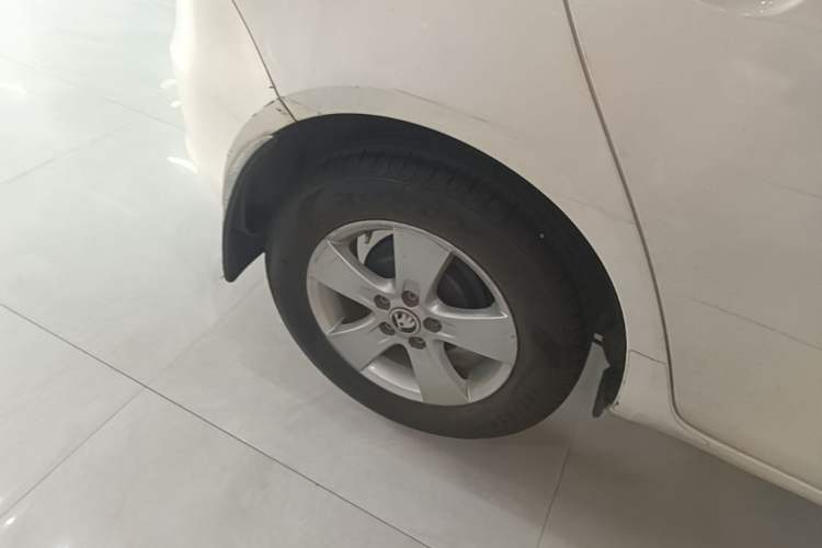 Used Skoda Fabia 2014 1.4L Manual Crystal Edition Right Rear Wheel Hub