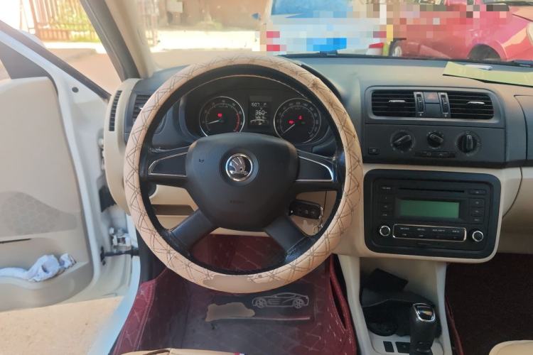 Used Skoda Fabia 2014 1.4L Automatic Crystal Edition Steering Wheel