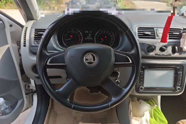 Used Skoda Fabia 2014 1.4L Automatic Crystal Edition Steering Wheel