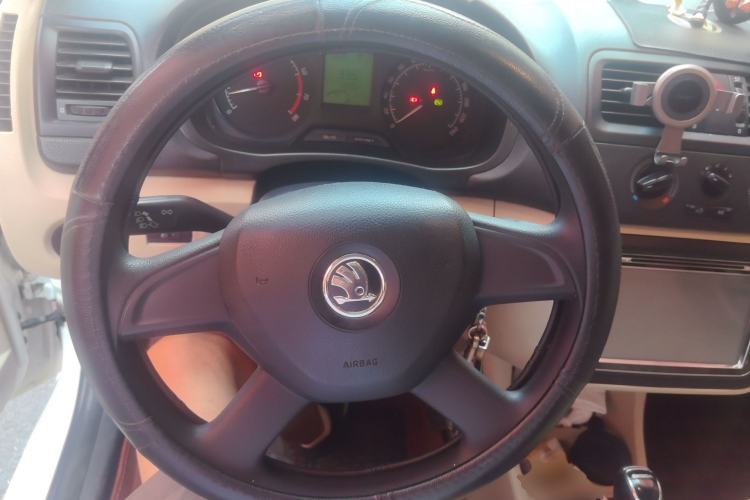 Used Skoda Fabia 2014 1.4L Automatic Crystal Edition Steering Wheel
