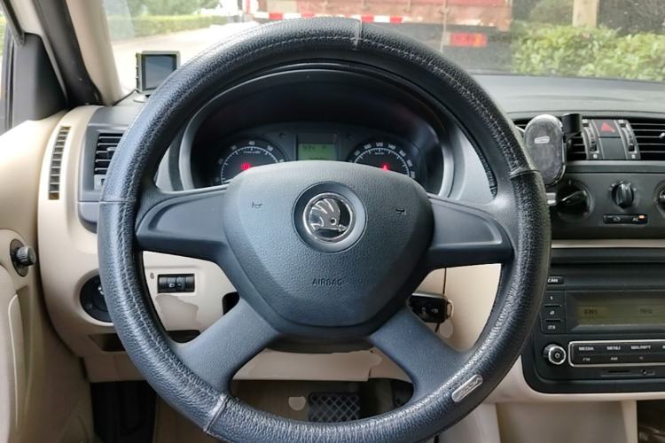 Used Skoda Fabia 2014 1.4L Automatic Crystal Edition Steering Wheel