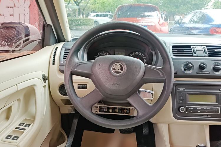 Used Skoda Fabia 2014 1.4L Automatic Crystal Edition Steering Wheel