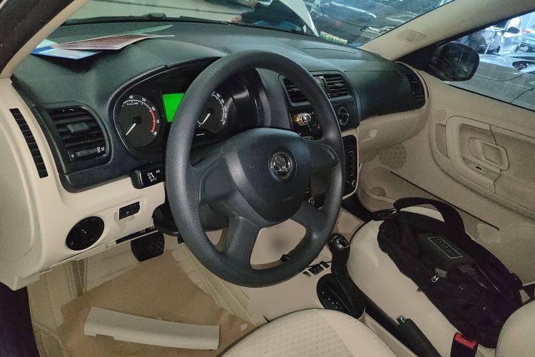Used Skoda Fabia 2014 1.4L Automatic Crystal Edition Steering Wheel