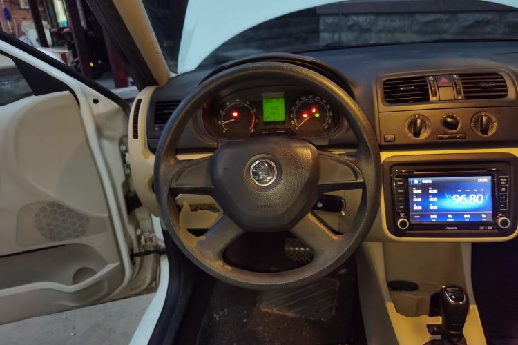 Used Skoda Fabia 2014 1.4L Automatic Crystal Edition Steering Wheel