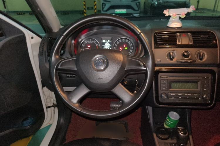 Used Skoda Fabia 2014 1.6L Automatic Sport Edition Steering Wheel