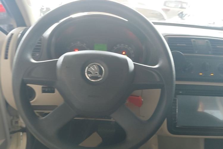 Used Skoda Fabia 2014 1.4L Automatic Crystal Edition Steering Wheel