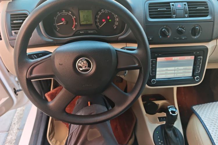 Used Skoda Fabia 2014 1.4L Automatic Crystal Edition Steering Wheel