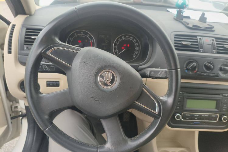 Used Skoda Fabia 2014 1.4L Automatic Crystal Edition Steering Wheel