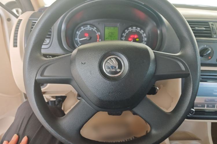 Used Skoda Fabia 2014 1.4L Automatic Crystal Edition Steering Wheel