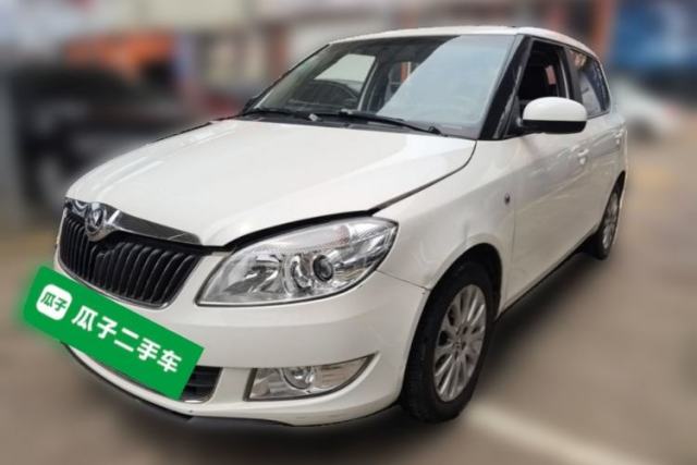 Used Skoda Fabia 2014 1.6L Automatic Crystal Edition