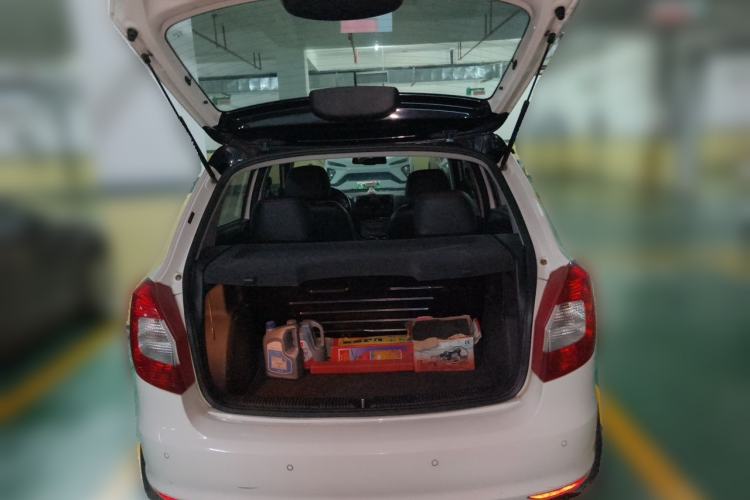 Used Skoda Fabia 2014 1.6L Automatic Sport Edition Trunk