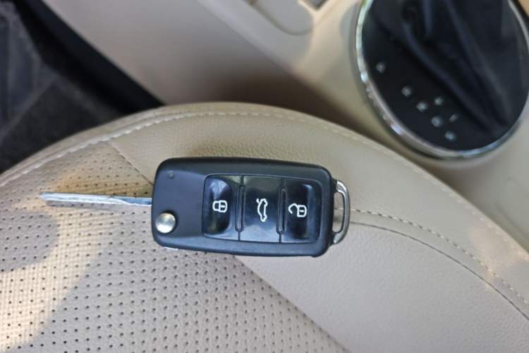 Used Skoda Fabia 2014 1.4L Automatic Crystal Edition Vehicle Key