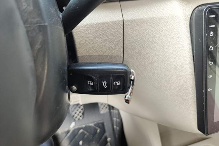 Used Skoda Fabia 2014 1.4L Manual Crystal Edition Vehicle Key