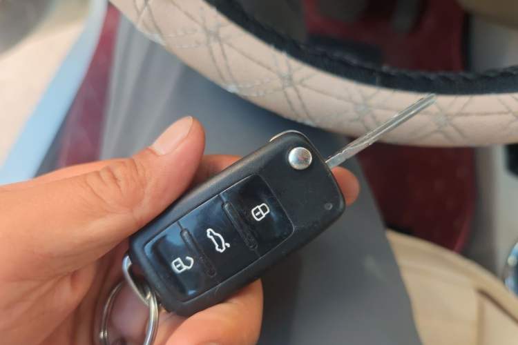 Used Skoda Fabia 2014 1.4L Automatic Crystal Edition Vehicle Key