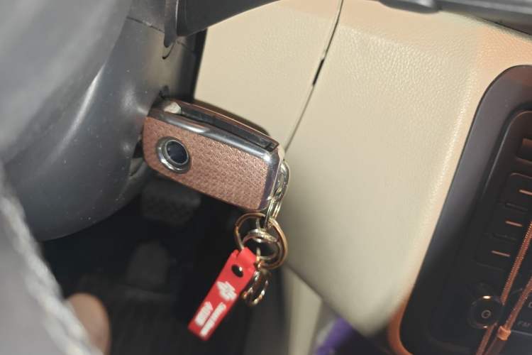 Used Skoda Fabia 2014 1.6L Automatic Crystal Edition Vehicle Key