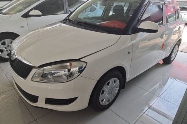 Used Skoda Fabia 2014 1.4L Automatic Crystal Edition