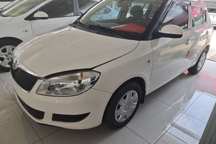 Used Skoda Fabia 2014 1.4L Automatic Crystal Edition Guazi used car, China used car export, Used car for sale, Used cars, Cheapest cars for sale