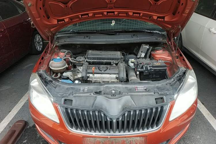 Used Skoda Fabia 2014 1.4L Manual Crystal Edition Engine Bay