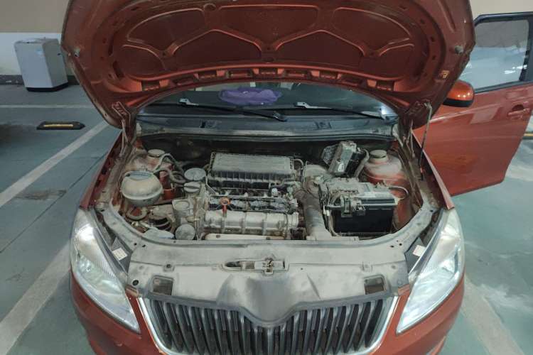 Used Skoda Fabia 2014 1.4L Manual Crystal Edition Engine Bay