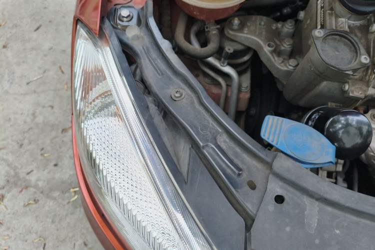 Used Skoda Fabia 2014 1.4L Manual Crystal Edition Engine Bay Right
