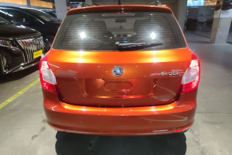Used Skoda Fabia 2014 1.4L Automatic Crystal Edition Exterior 4