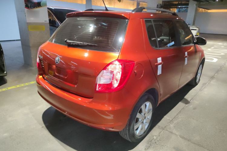 Used Skoda Fabia 2014 1.4L Automatic Crystal Edition Exterior 5