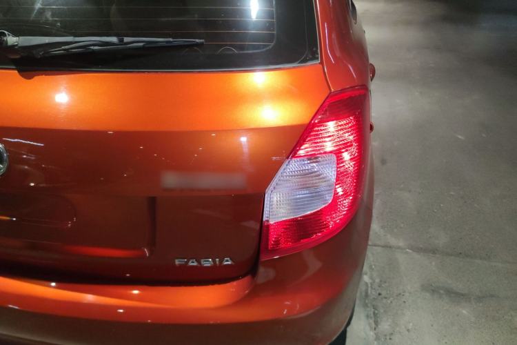 Used Skoda Fabia 2014 1.4L Automatic Crystal Edition Exterior 6