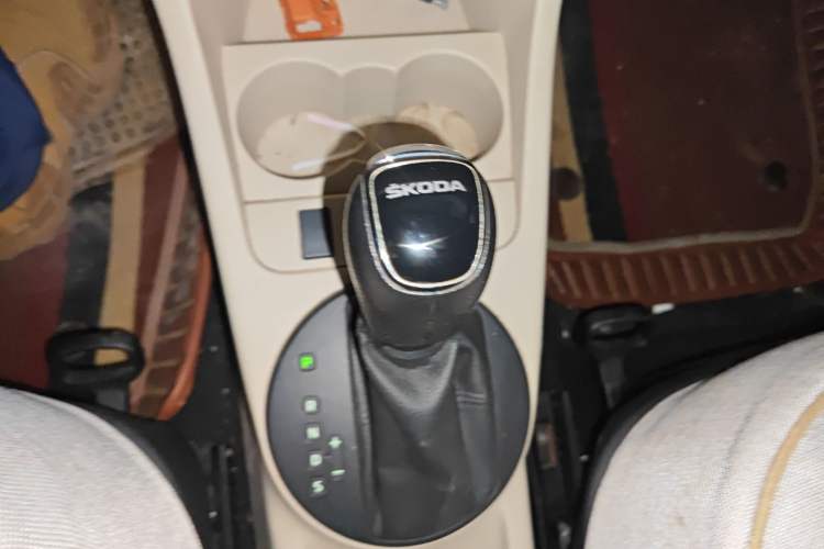 Used Skoda Fabia 2014 1.4L Automatic Crystal Edition Gear Lever