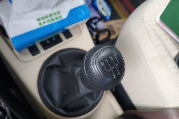 Used Skoda Fabia 2014 1.4L Manual Crystal Edition Gear Lever