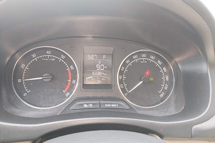 Used Skoda Fabia 2014 1.6L Scout Instrument Cluster