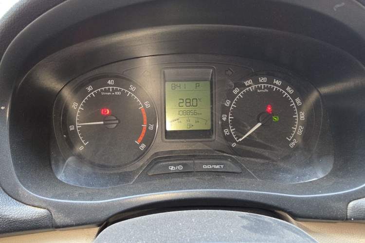 Used Skoda Fabia 2014 1.4L Automatic Crystal Edition Instrument Cluster