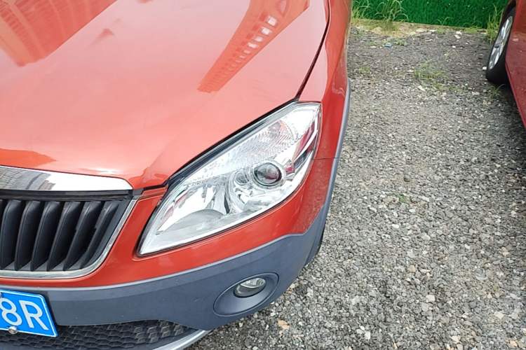 Used Skoda Fabia 2014 1.6L Scout Left Front Headlight