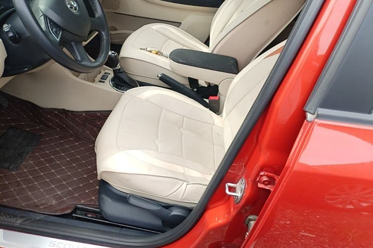 Used Skoda Fabia 2014 1.6L Scout Left Front Seat